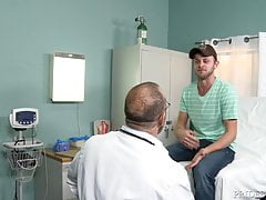 MenOver30 Doctor Daddy Has A Big Dick & Need An Anal Checkup