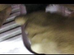Bhabhi ne muth mari in room akele
